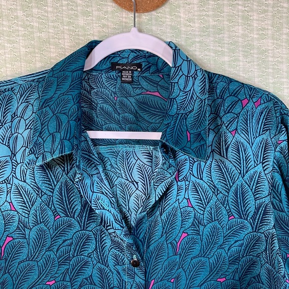 PIANO Button Down Blouse - Picture 2 of 7